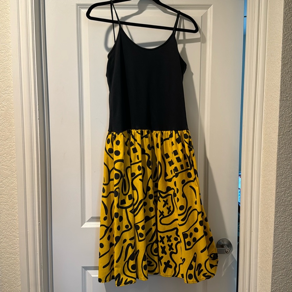 VINTAGE Dotti brand dress with spaghetti straps in black and yellow.